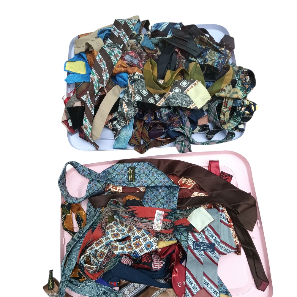 Huge ASSORTMENT Of Designer Silk  And Vintage Ties